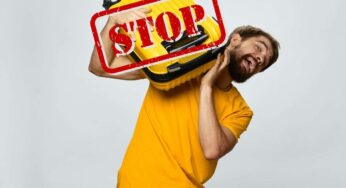 Pesare la valigia per l’aereo: a che età hai scoperto questo trucco?